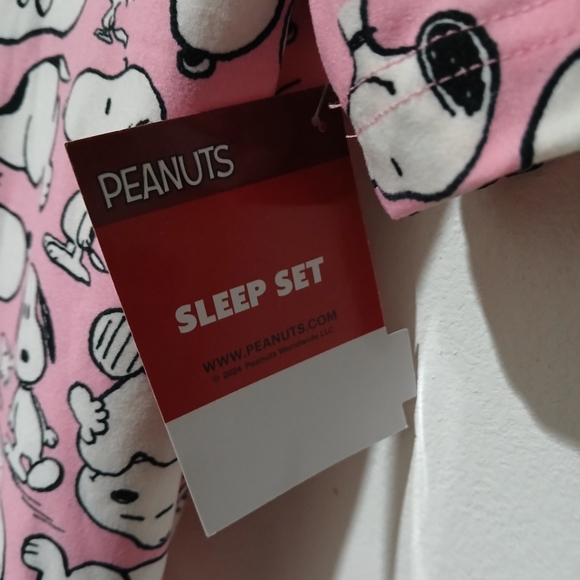 Peanuts Snoopy Women’s Pink Pajama Set Size: XL (NEW) - Picture 4 of 10